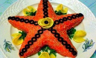 Салат с красной рыбой морская звезда - рецепт с фото-1