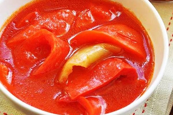 lecho-iz-pertsa-i-pomidor-na-zimu-retsept-v-klassicheskom-stile-3489541